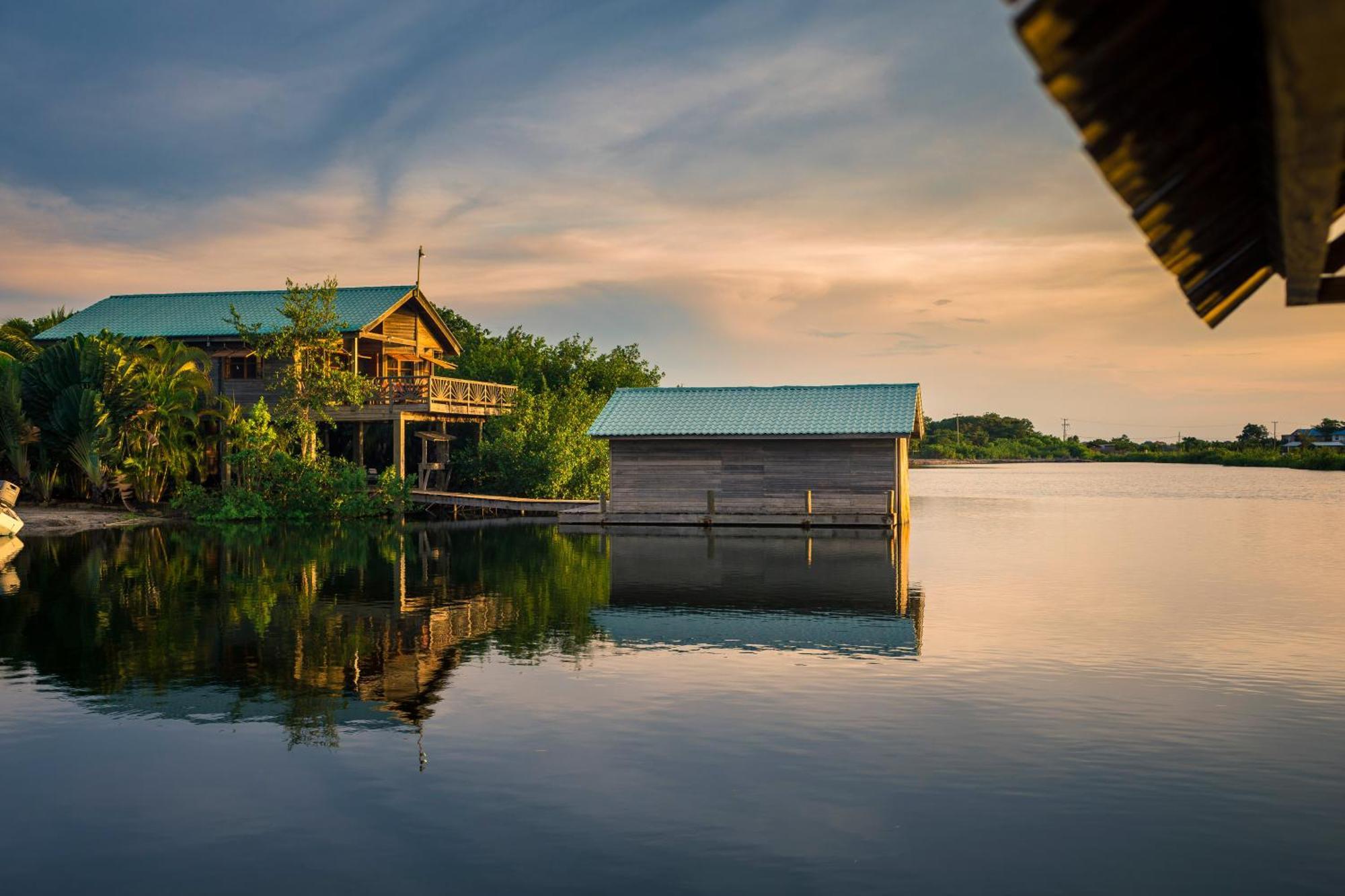 Turtle Inn By Francis Ford Coppola Placencia المظهر الخارجي الصورة